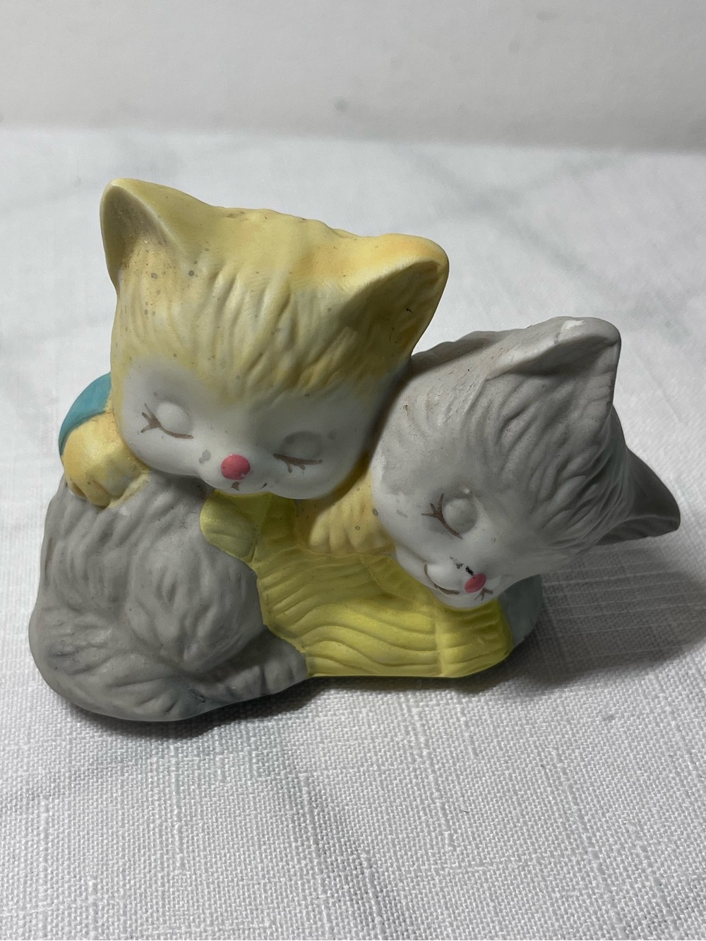 Vintage Yellow & Gray Sleeping Kittens
cozy kittens
